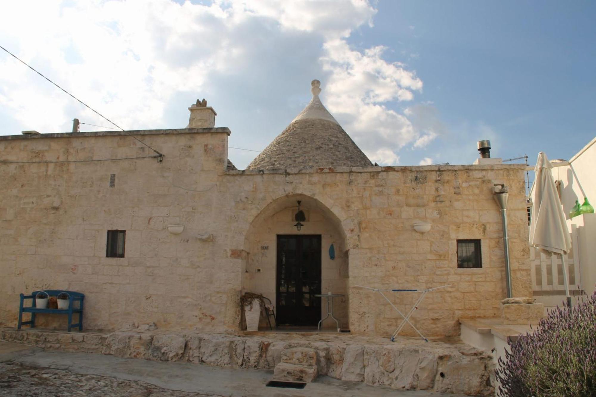 Вилла I Trulli Di Mario Чистернино Экстерьер фото